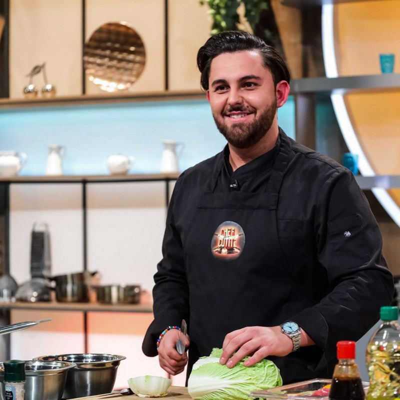 Cine este Janni Alexandridis de la Chefi la cuțite 2023, sezonul 12 A primit cuțitul de aur de la Florin Dumitrescu