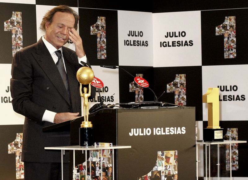 Cine este Julio Iglesias Biografie vârstă, carieră, familie
