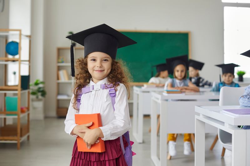 Cresc bursele de merit pentru elevi