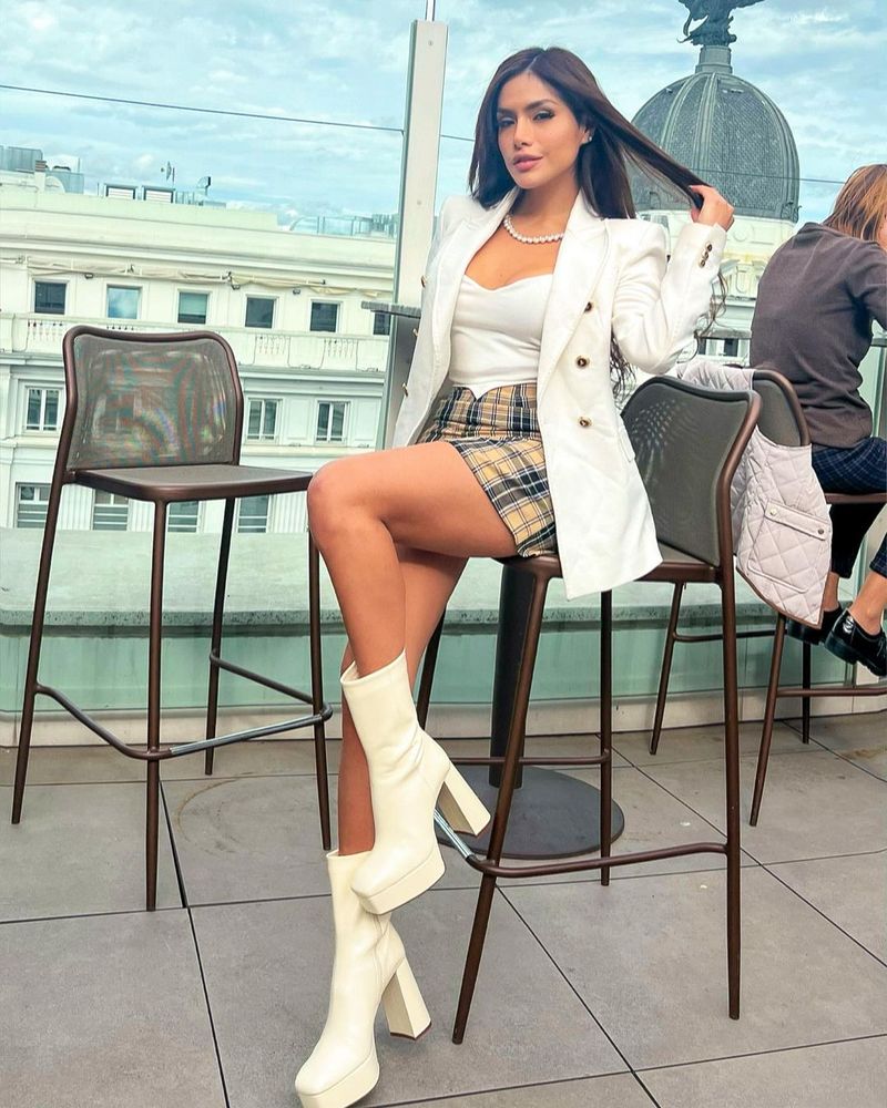 Miriam Saavedra Miriam Saavedra