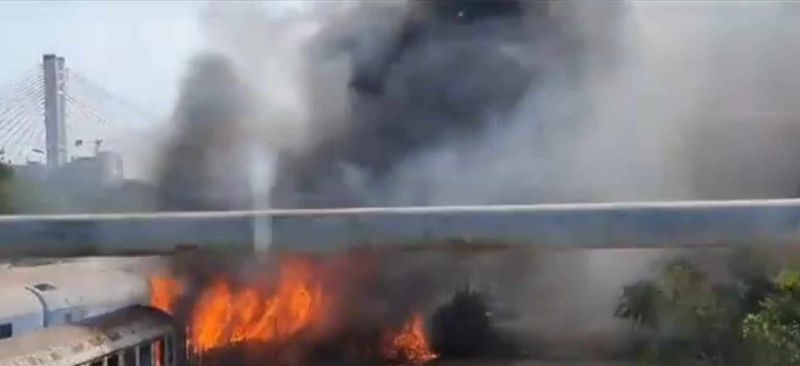 incendiu capitală, incendiu tren, incendiu de proporții, incendiu vagoane tren