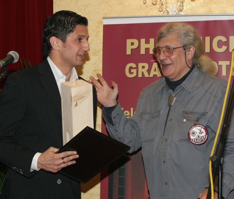 Florian Pittiș și-ar fi sărbătorit ziua de naștere. Biografie: familie, studii, carieră. Primul rol l-a avut în spectacolul pe care l-a revăzut de 236 de ori Florian Pittiș și-ar fi sărbătorit ziua de naștere. Biografie: familie, studii, carieră. Primul rol l-a avut în spectacolul pe care l-a revăzut de 236 de ori