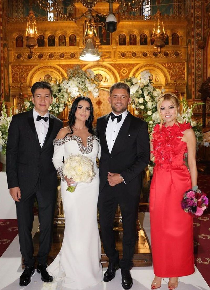 Elena Gheorghe, nașa la nunta fratelui ei Elena Gheorghe, nașa la nunta fratelui ei