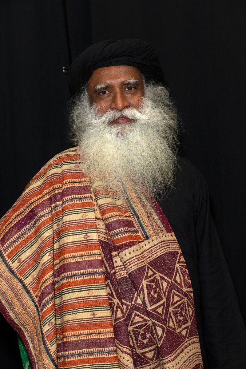 Cine este Sadhguru. Biografie