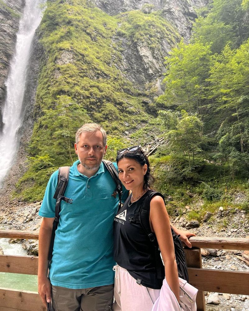 Ioana Ginghină și soțul ei, Cristi Pitulice au fost nevoiți să stea la distanță, după nuntă