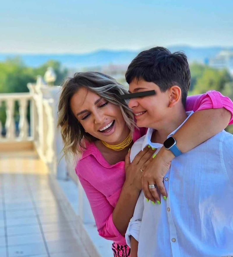 adina halas, adina halas copil, adina halas vacante, adina halas dezvaluiri