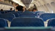 pasageri in avion
