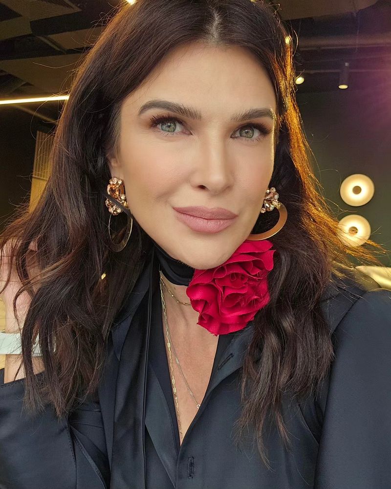  Cum s-au cunoscut Monica B&icirc;rlădeanu și Valeriu Gheorghiță. S-a zvonit că vedeta este &icirc;ntr-o relație cu un bărbat căsătorit