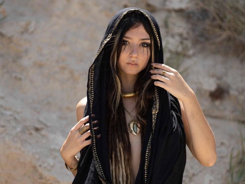 Cine este Shani Louk, tânăra răpită de grupul Hamas. Acesta venise în Tel Aviv pentru un concert