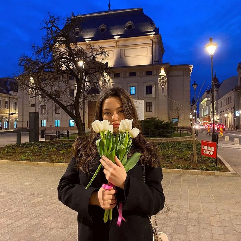 Cum arată sora mai mică a Lidiei Buble. O frumusețe răpitoare și o voce de vis