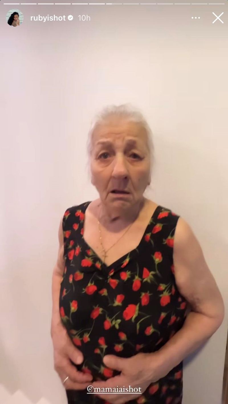 Ruby a fost așteptată acasă de bunica ei