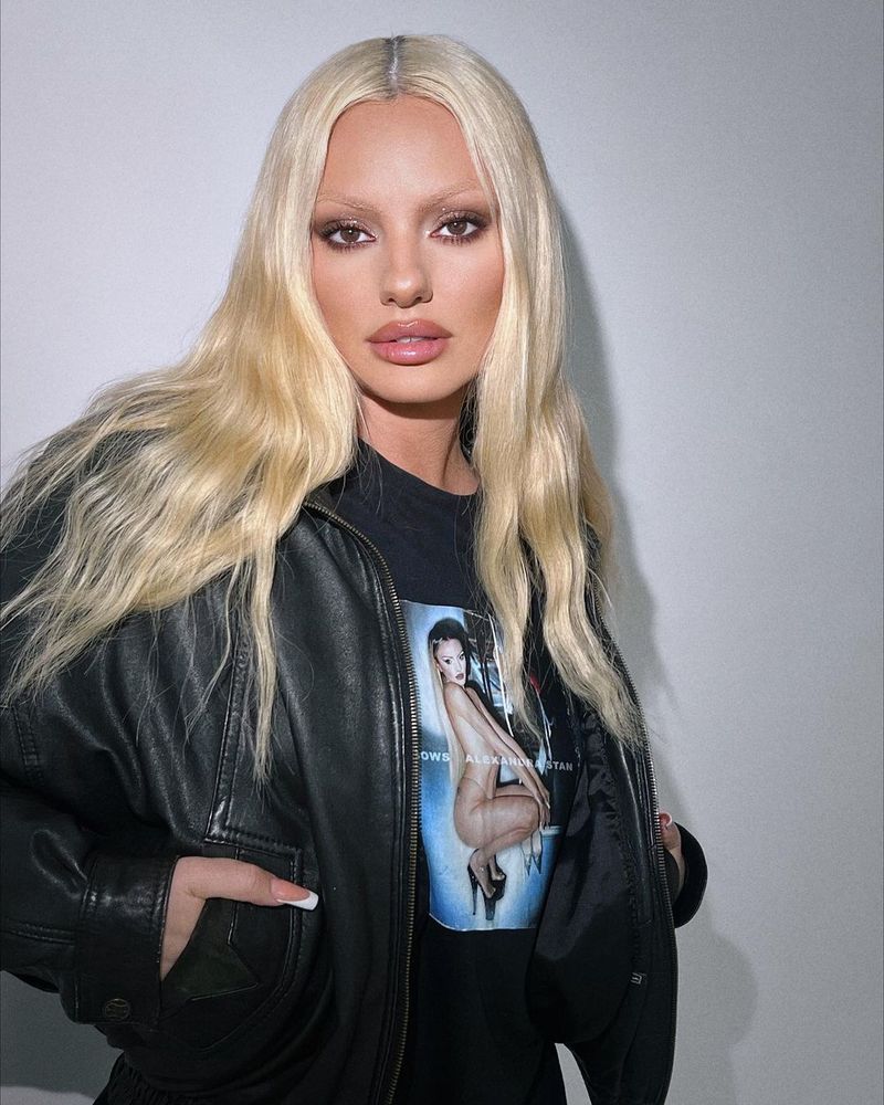 Alexandra Stan nu își dorește momentan să își achiziționeze propria locuință