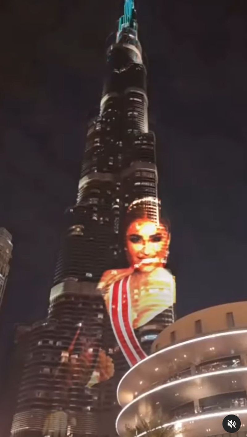 Imaginea cu Anamaria Prodan, difuzată pe cea mai înaltă clădire din Dubai Imaginea cu Anamaria Prodan, difuzată pe cea mai înaltă clădire din Dubai