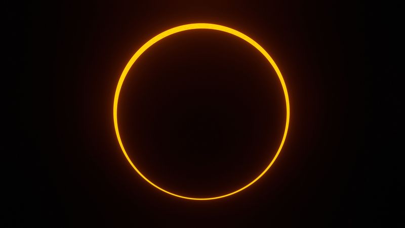 Ce NU ai voie să faci pe 14 octombrie 2023, &icirc;n timpul Eclipsei inelare de Soare