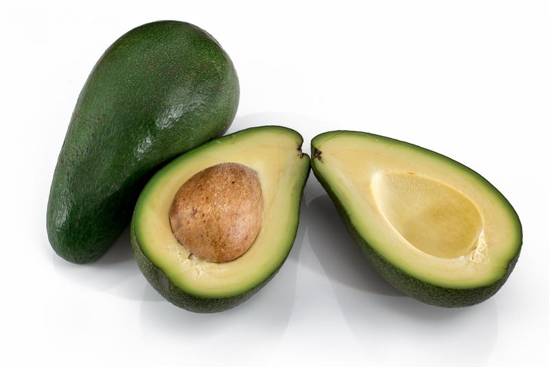 Ce faci cu samburele de avocado? Ceaiul are multe beneficii pentru sanatate
