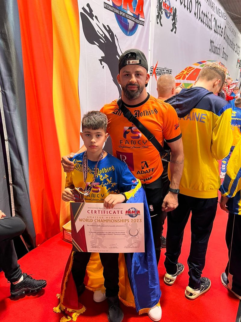 România a reușit o performanță istorică la Campionatul Mondial al Artelor Marțiale ISKA din Germania