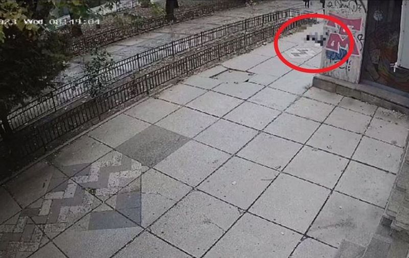 Locul în care a căzut femeie de la etajul cinci, pe Bulevardul Unirii
