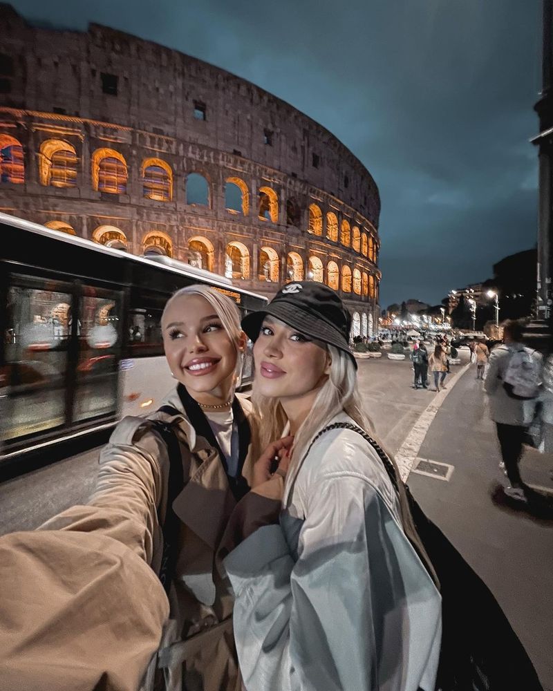 Carmen Grebenișan și Alina Ceușan  carmen grebenișan, alina ceușan, carmen grebenișan și alina ceușan prietenie, alinaa ceușan prezentatoare