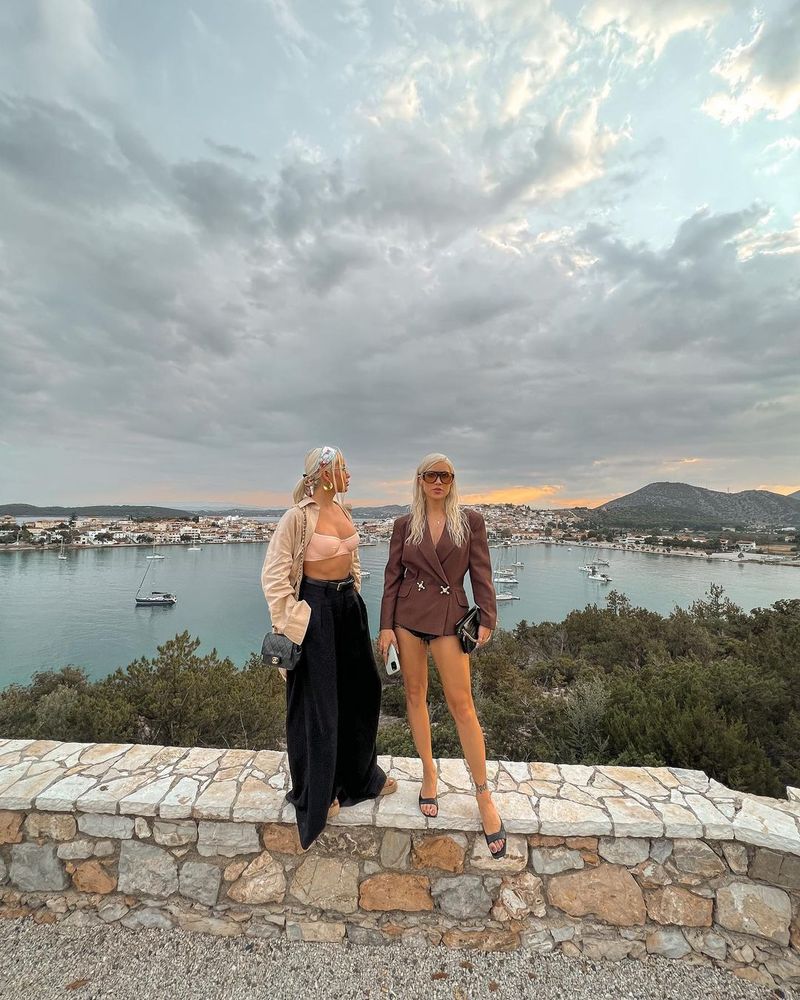 Carmen Grebenișan și Alina Ceușan  carmen grebenișan, alina ceușan, carmen grebenișan și alina ceușan prietenie, alinaa ceușan prezentatoare v