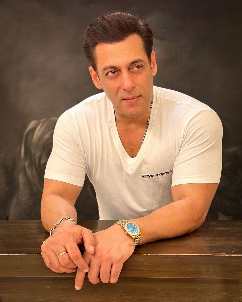 Cine este Salman Khan Biografie vârstă, carieră, familie. Actorul se iubește de mai bine de 10 ani cu o româncă