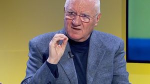 Dumitru Dragomir, comentarii în propriul stil la adresa imaginii cu David Popovici! Tânărul înotător va rata Campionatele Mondiale din Doha
