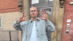 Fanii lui Manchester United au avut scandări la adresa tatălui lui Erling Haaland, dar fotbalistul nu s-a lăsat descurajat! Atacantul norvegian a marcat o dublă
