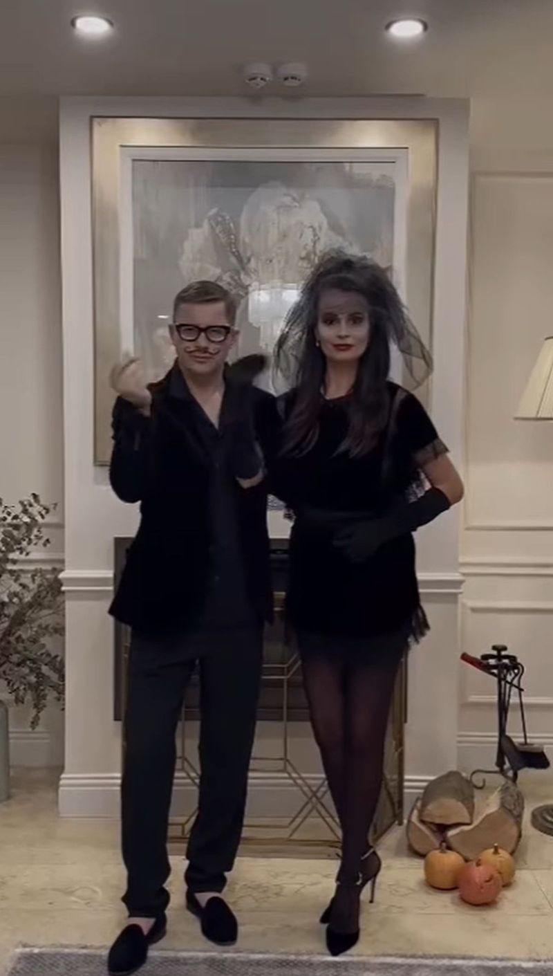 Anca Serea, în costumația de Halloween