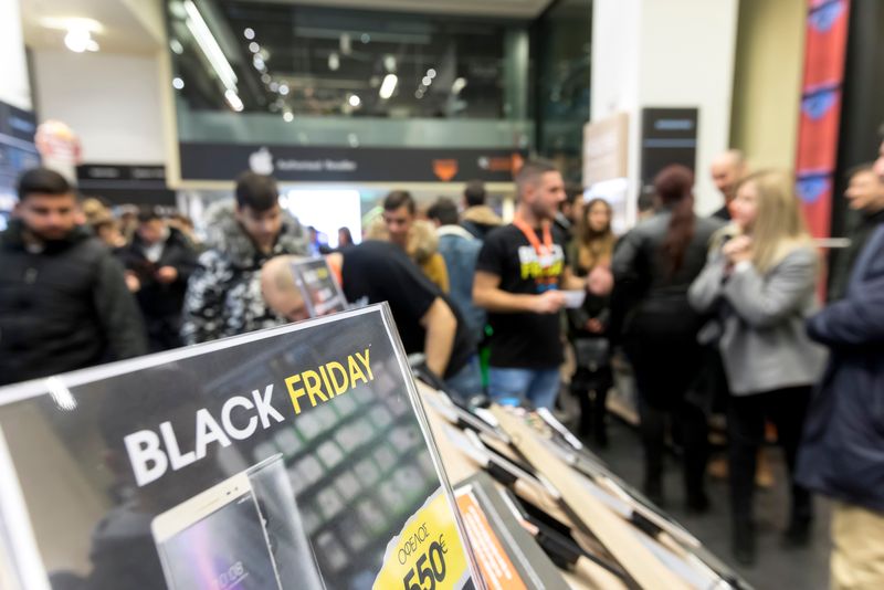 Ce aplicații te pot ajuta de Black Friday 2023 să faci cumpărăturile &icirc;n siguranță și să prinzi cele mai bune oferte&nbsp;