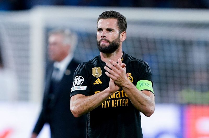 Nacho Fernandez purt&acirc;nd banderola de căpitan a celor de la Real Madrid