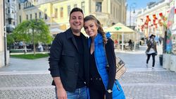 Valentin Sanfira, răsfățat de soție după accidentul pe care l-a suferit în Italia! Codruța a dezvăluit cum decurge recuperarea artistului, la două luni după ce a fost operat la picior: „Mai are un pic de muncă”