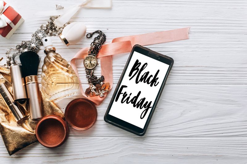 La ce oră &icirc;ncepe Black Friday 2023 pe Fashion Days, Elefant.ro și Notino