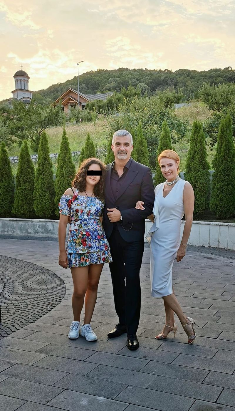 Aurelian Temișan alături de soția lui, Monica Davidescu și fiica lor