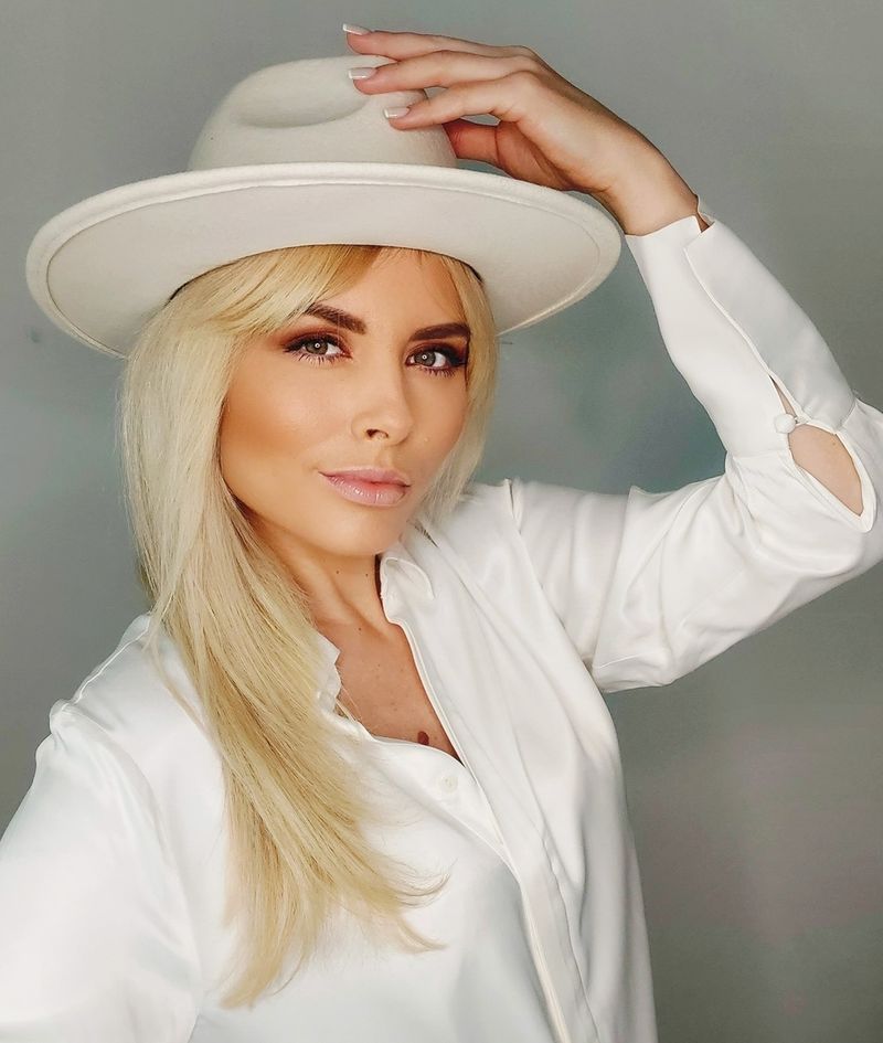 ianna novac, ianna novac carieră, ianna novac operații estetice, ianna novac varsta