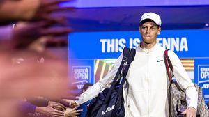 Jannik Sinner l-a răpus pe Novak Djokovic după o partidă incediară ce a durat peste 3 ore!