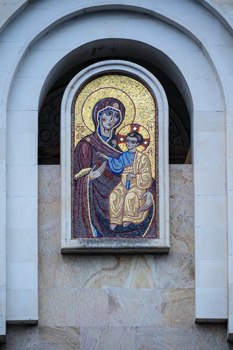 Icoana Maicii Domnului pe un perete