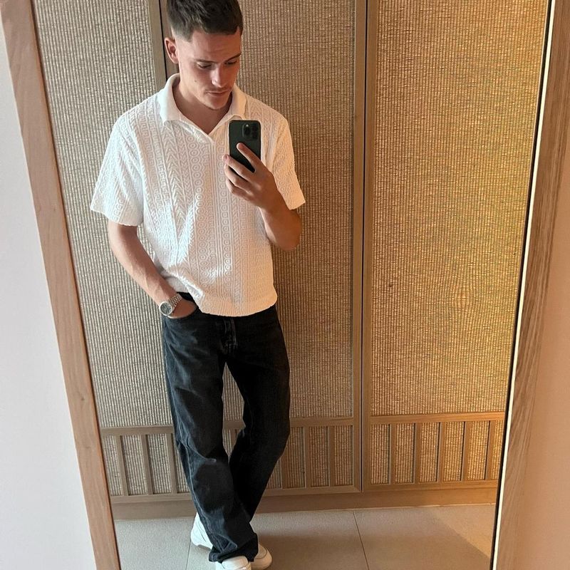 Florian Wirtz, jucătorul celor de la Bayer Leverkusen, făc&acirc;ndu-șu un selfie