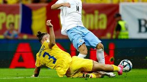 Radu Drăgușin în partida cu Israel