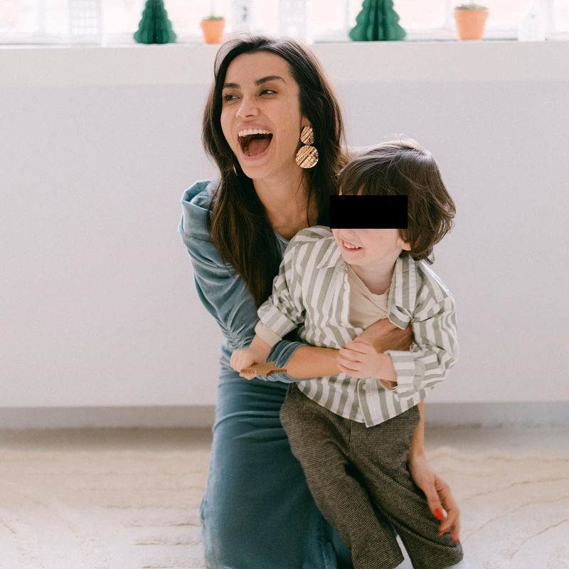 Lili Sandu și fiul său, TJ