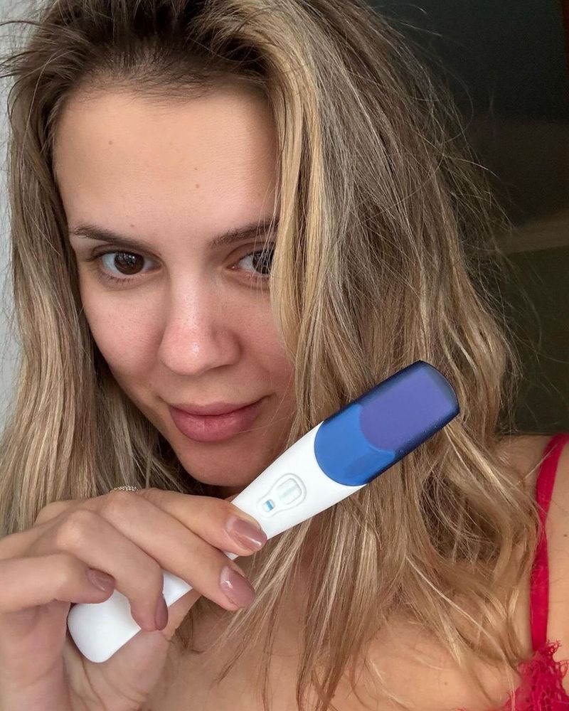 emily burghelea insarcinata