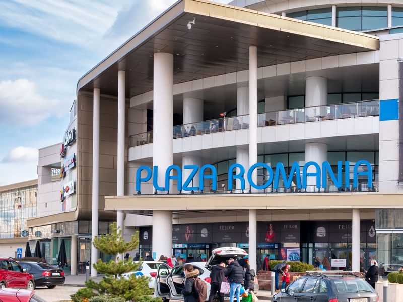 Intrare mall București