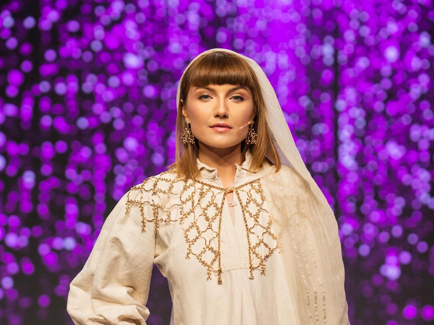 „Nu voi mai sta cu inima strânsă” Alexandra Ungureanu, fericită pe toate planurile! Artista face declarații surprinzătoare despre bărbatul care a readus iubirea în viața ei: „Mă pune pe un piedestal”