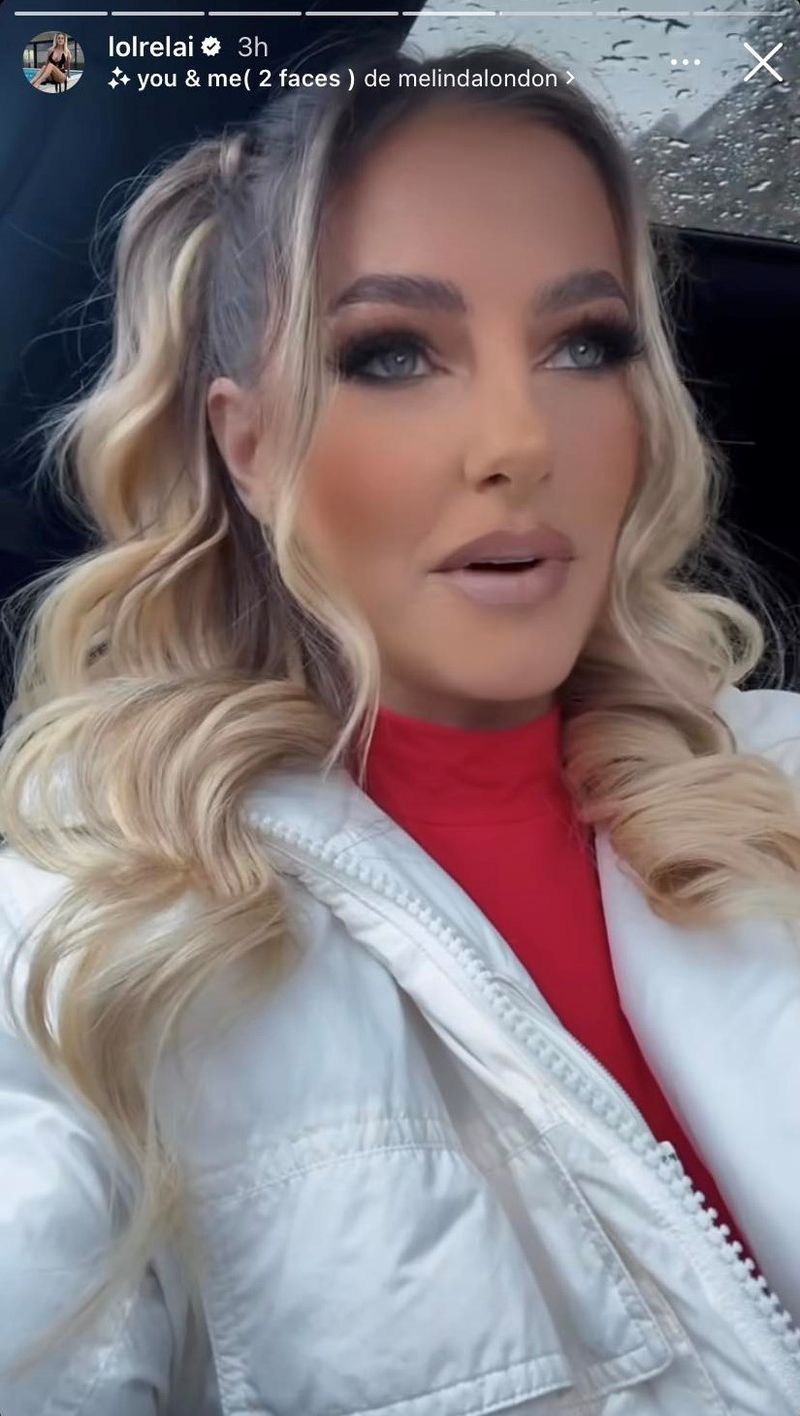 Lolrelai în mașină