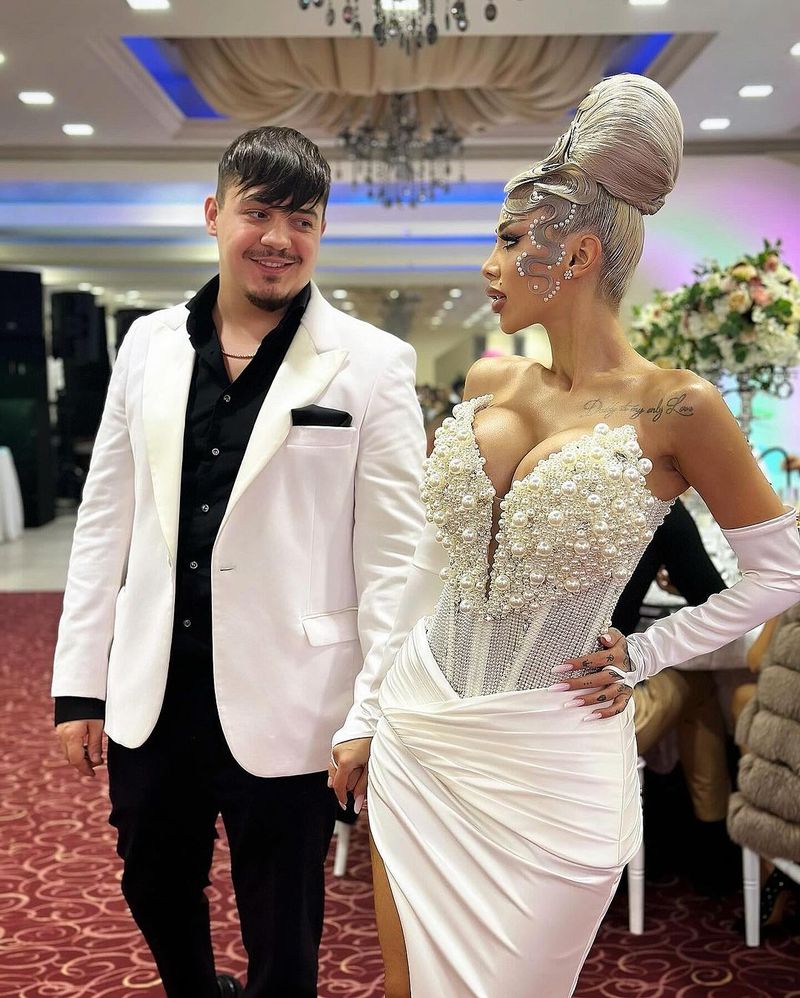 Bogdan de la Ploiești și Cristina Pucean la petrecere