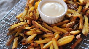 Maioneză și cartofi prăjiți