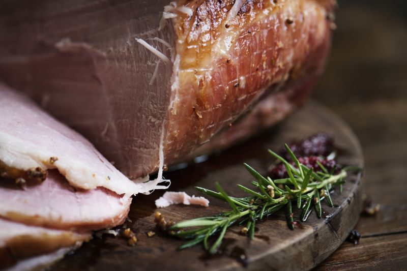 Gusturi autentice. 3 rețete delicioase cu carne afumată de porc