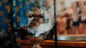 ritualul de aprindere al tămâiei 