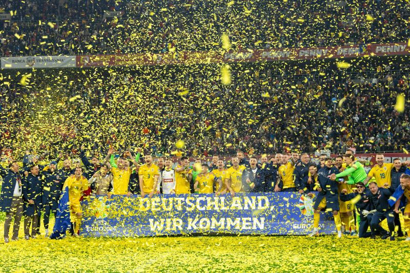 Naționala României sărbătorind calificarea la EURO 2024 Națională României, calificată la EURO 2024