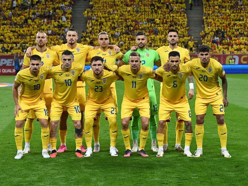 Echipa națională a României înainte de începerea unui meci din cadrul calificărilor pentru EURO 2024