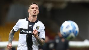 Dennis Man, fotbalist legitimat la Parma