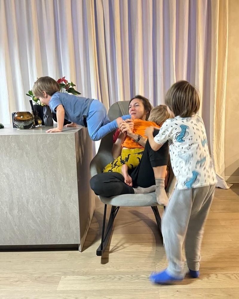 Adela Popescu și copiii săi